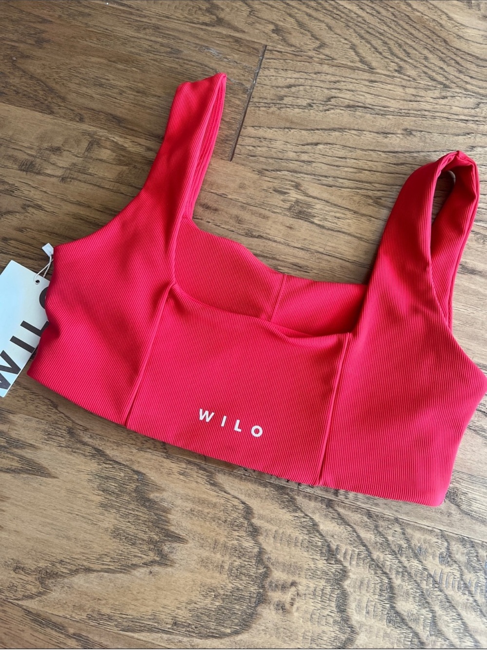 WILO Cherry Red Sports Bra & High Waist V Short Set - Picture 4 of 6